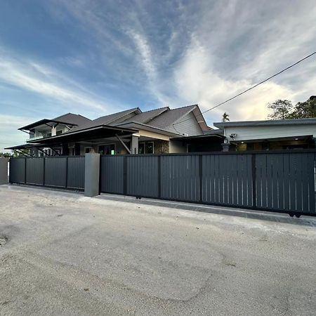 Rayyan Ashraf Homestay Kota Bharu Esterno foto